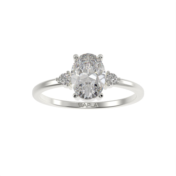Accent Three stone oval