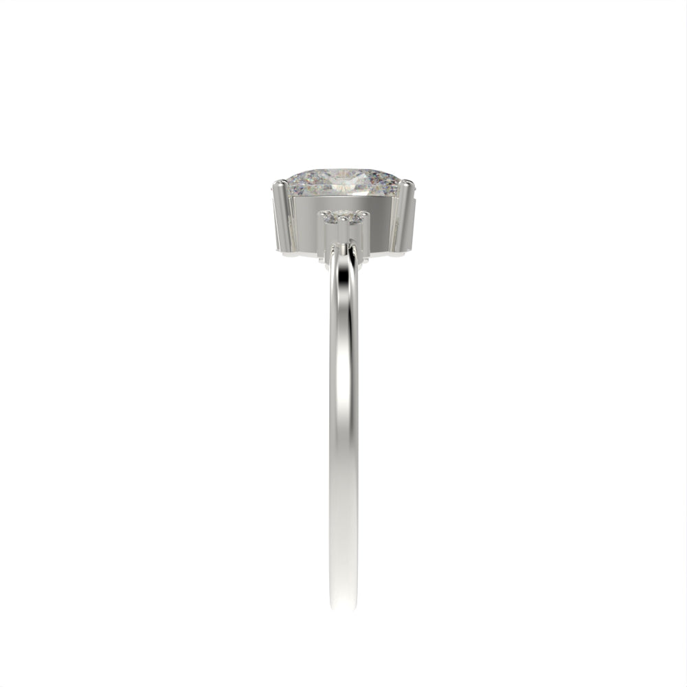 Accent Three stone oval