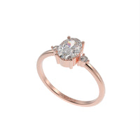 Accent Three stone oval