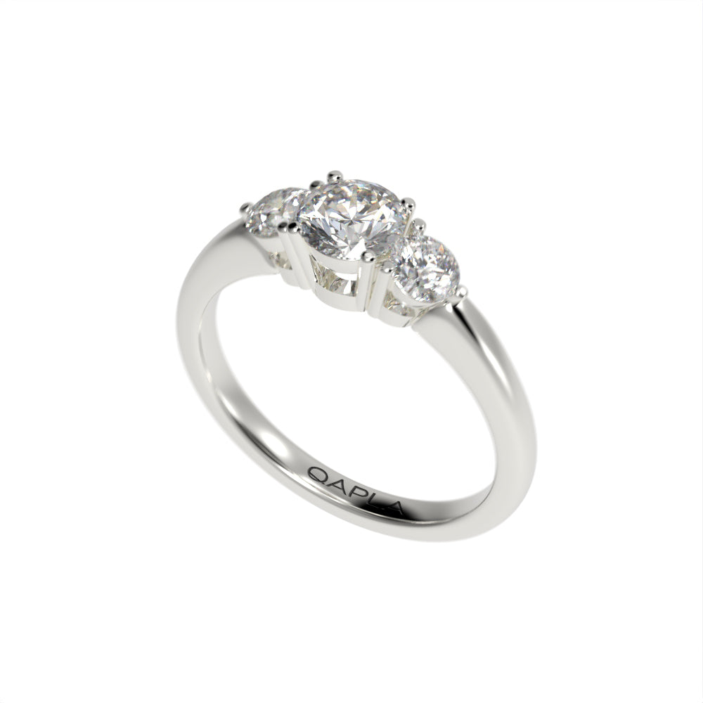 Luxe Three stone brilliant